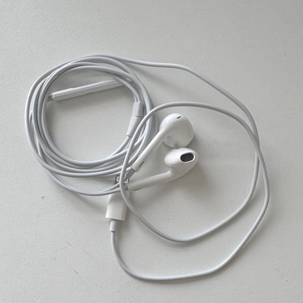 Apple White Wired Earbuds